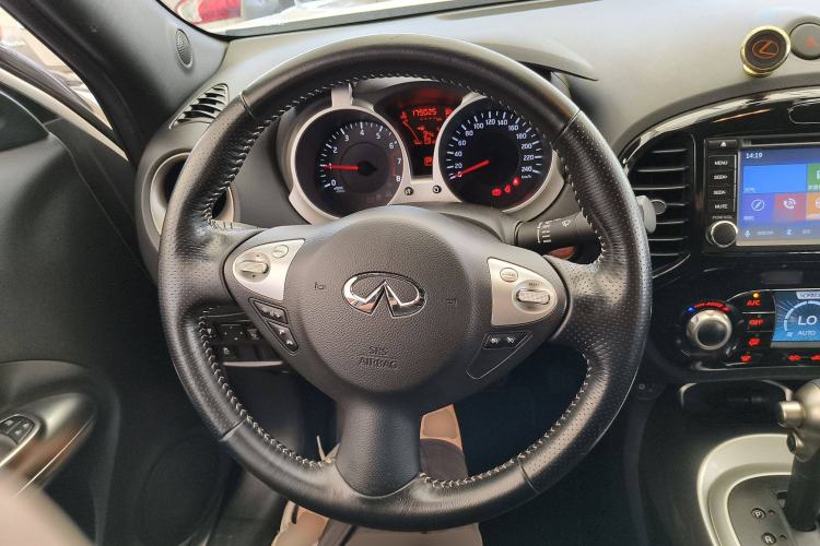 Used Infiniti ESQ 2014 1.6L Spontaneous Edition Steering Wheel