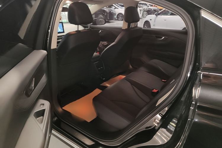 Used Hongqi E-QM5 2022 431 km Charge & Enjoy Edition
