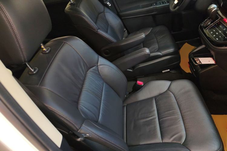 Used Honda Odyssey 2015 Updated Version 2.4L Smart Edition Right Front Seat