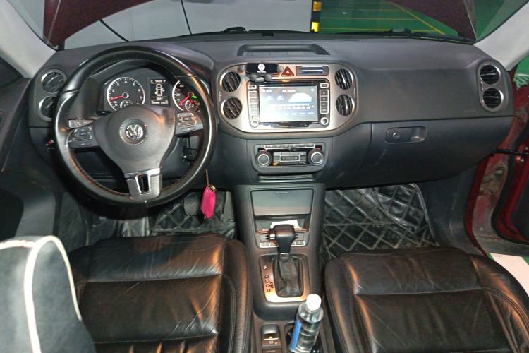 Used Volkswagen Tiguan 2010 1.8TSI Automatic Two-Wheel Drive Elite Edition Center Console