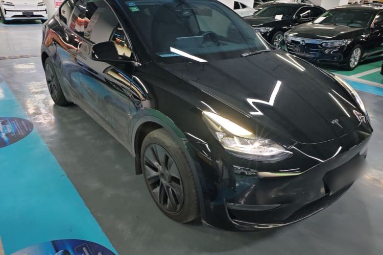 Used Tesla Model Y 2023 Long-Range All-Wheel-Drive Version
