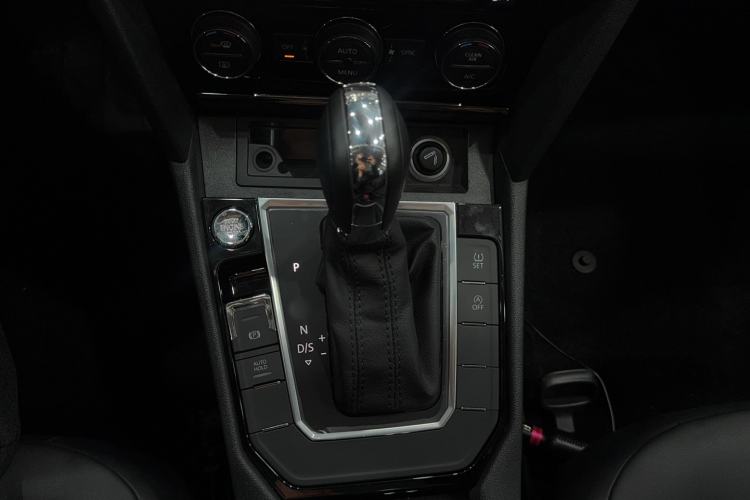 Used Volkswagen Lamando 2019 280TSI DSG Comfort Edition China VI standard Gear Lever