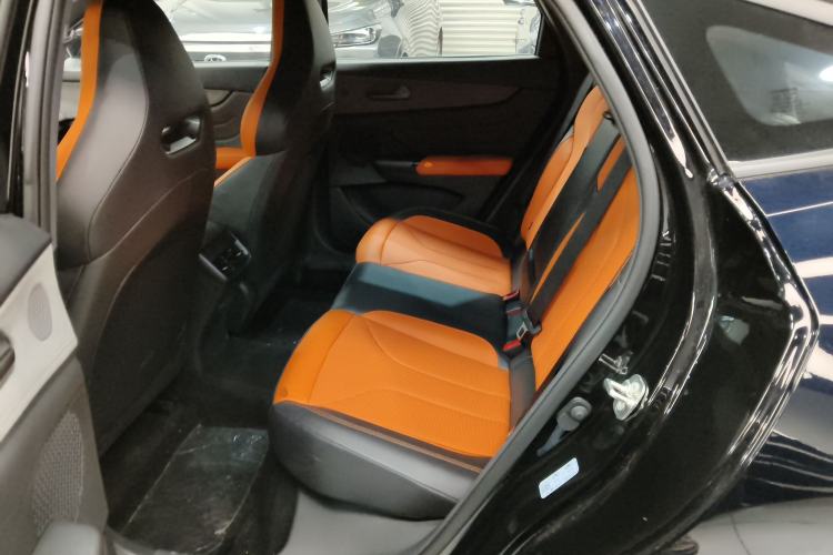 Used Changan UNI-V 2025 Model Third-Generation 2.0T Dynamic Edition