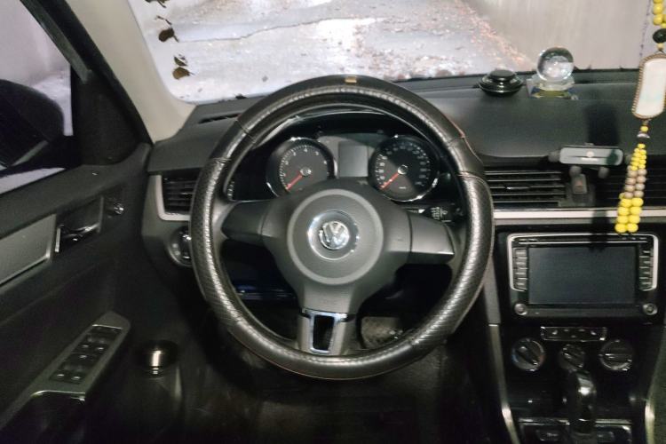 Used Volkswagen Bora 2014 1.6L Automatic Comfort Model Steering Wheel