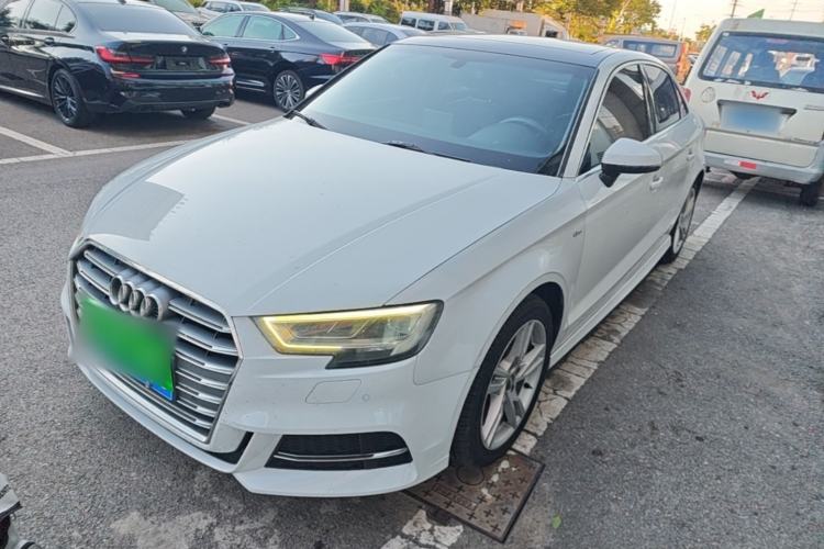 Used Audi A3 2020 Limousine 35 TFSI Fashion Edition China VI Emission Standard Guazi used car, China used car export, Used car for sale, Used Audi cars, Cheapest cars for sale