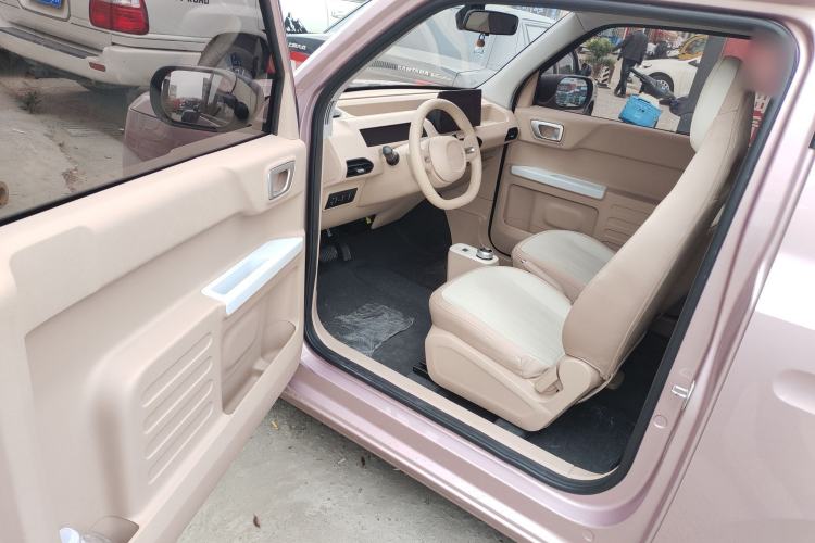 Used Geely Galaxy Panda 2024 Facelifted Panda Mini 200km Dragon Edition Driver Seat