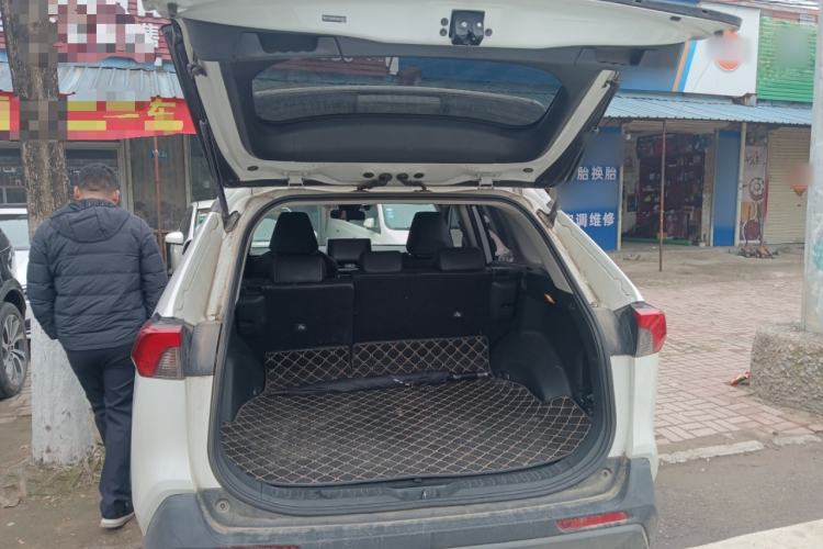 Used Toyota RAV4 2020 Dual-Engine 2.5L E-CVT 4x4 Elite PLUS Edition
