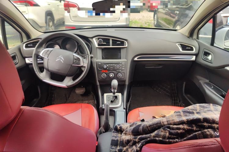 Used Citroen C4L 2014 1.8L Intelligent Drive Automatic Enjoyment Model Center Console