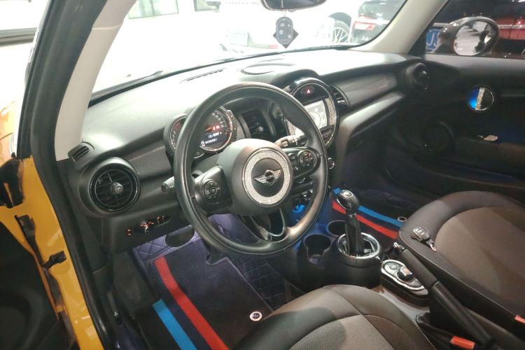 Used MINI 2014 1.5T COOPER Fun Center Console