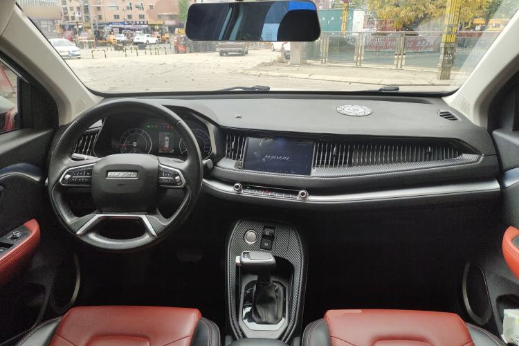 Used Haval H2s 2018 Red-Label 1.5T Dual-Clutch ZhiShang Model Center Console