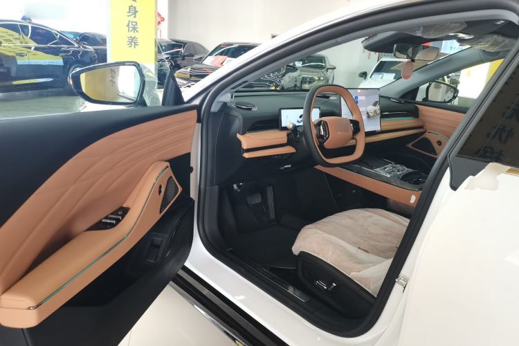 Used Geely Galaxy 8 2025 130km EM-i Prestige Edition Driver Seat