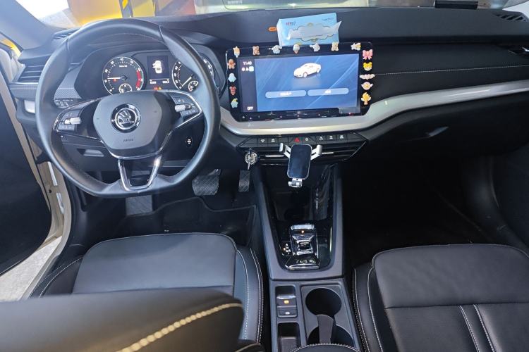 Used Skoda Octavia 2022 PRO TSI280 Luxury Edition Center Console