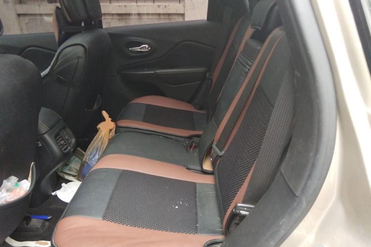 Used Jeep Cherokee 2016 2.0L Superior Edition
