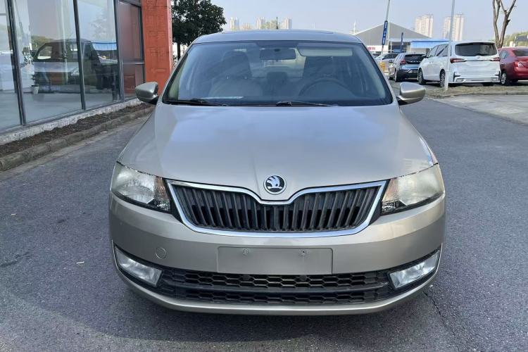 Used Skoda Rapid 2013 1.6L Automatic Smart Selection Model