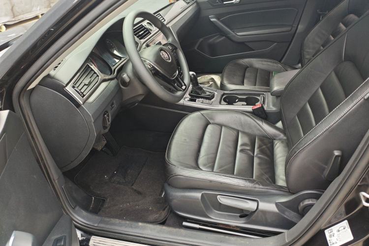 Used Volkswagen Passat 2017 330TSI DSG Luxury Edition
