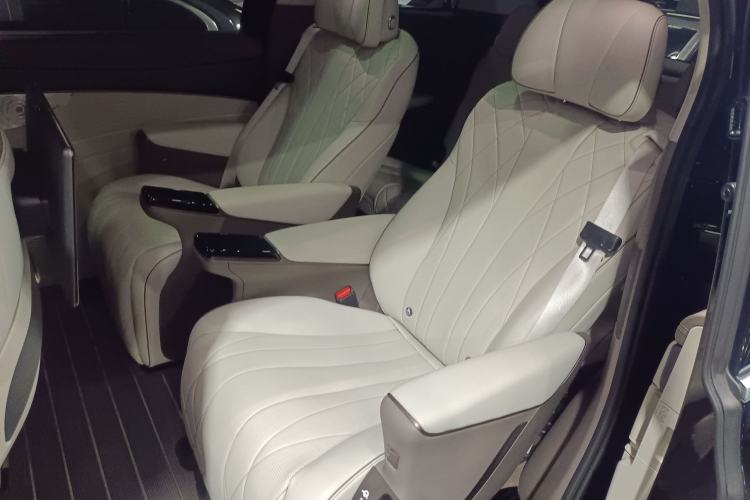 Used Denza D9 2022 DM-i 970 Four-Wheel Drive Prestige Model