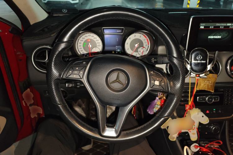 Used Mercedes-Benz GLA 2015 GLA 200 Fashion Model
