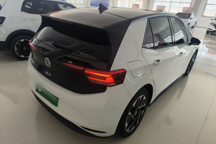 Used Volkswagen ID.3 2024 Outstanding Edition Rear Right 45 Deg