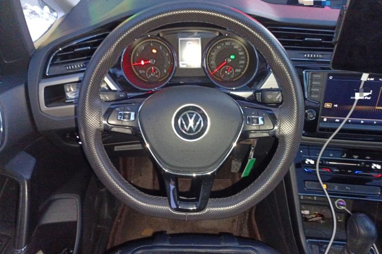 Used Volkswagen Touran 2021 Touran L 280TSI DSG Comfort Edition 7 Seats Steering Wheel