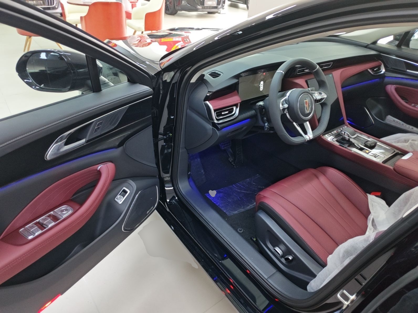 Hongqi H5 2025 Model 2.0T Automatic Xuan Ying 2 Million Units Commemorative Edition — снимка 18