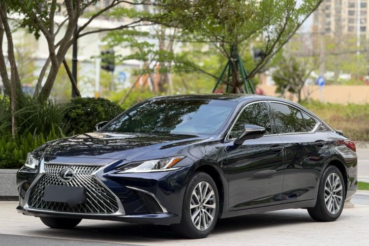 Used Lexus ES 2023 200 Excellence Edition