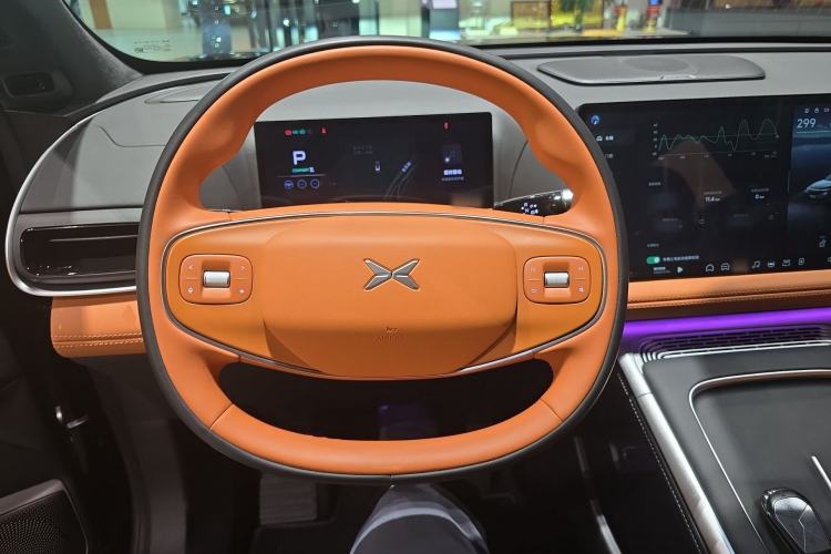 Used XPeng G9 2025 625 Long-Range Max Steering Wheel