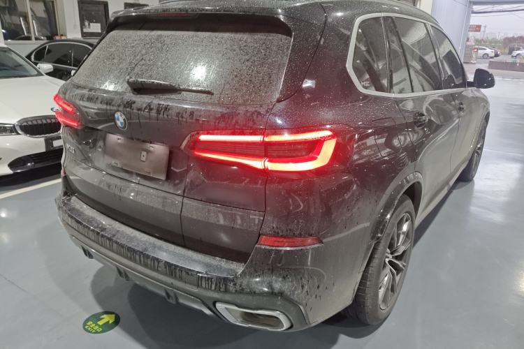 Used BMW X5 2022 xDrive 30Li Luxury M Sport Package
