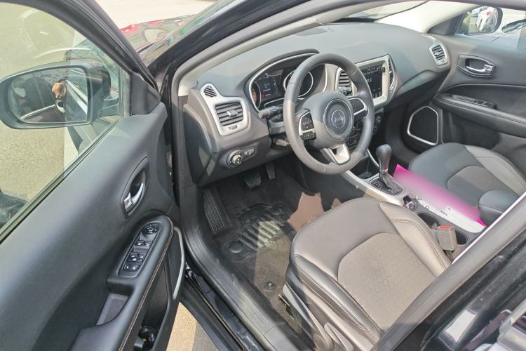 Used Jeep Compass 2019 220T Automatic Enjoyment Version
