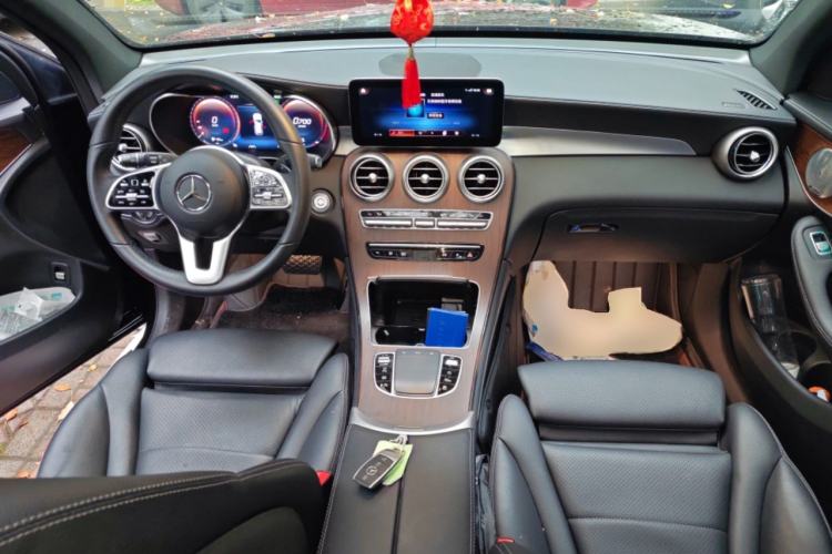 Used Mercedes-Benz GLC 2021 GLC 300 L 4MATIC Dynamic Model Center Console