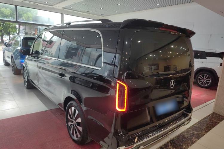 Used Mercedes-Benz Vito 2023 2.0T Elite Version 7 Seats Exterior 2