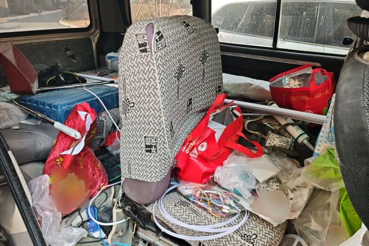 Used FORTHING Lingzhi 2016 M3 1.6L 7-Seater Standard Model China V Emission Standard Left Rear Seat