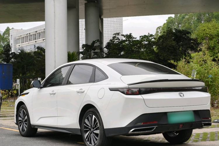 Used CHANGAN Eado PHEV 2025 Smart New Blue Whale 145KM High-Energy Edition
