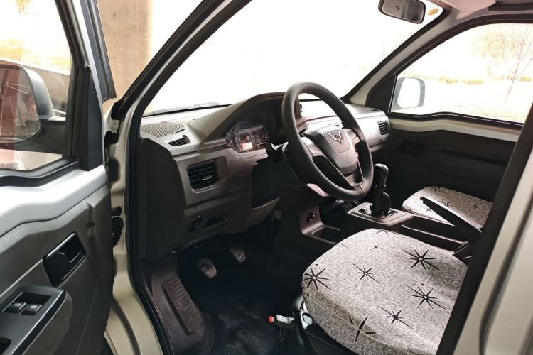 Used Wuling Rongguang New Truck 2019 1.5L Single-Row China VI L3C Driver Seat