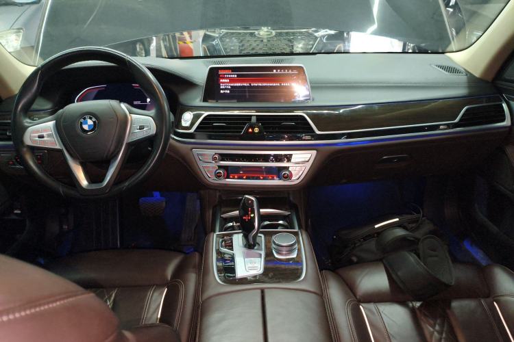 Used BMW 7 Series 2021 730Li Luxury Package Center Console