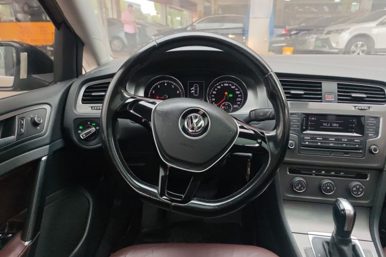 Used Volkswagen Golf 2015 1.4TSI Automatic Comfort Model Steering Wheel