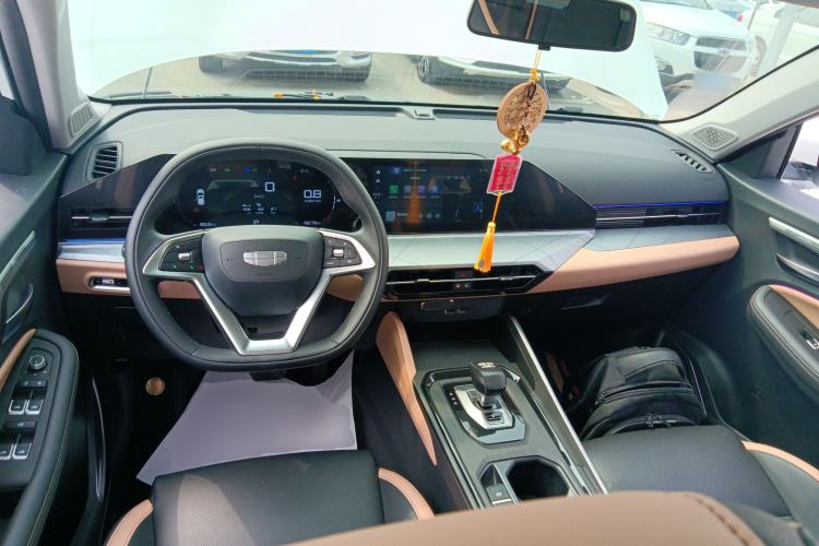 Used Geely Auto Haoyue PRO 2024 1.5T DCT Zongheng+ Center Console