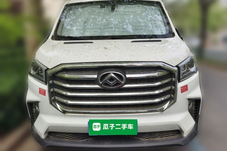 Used SAIC MAXUS Xintu V90 2022 2.0T Manual Zhiyun King Rear-Drive Short Wheelbase Mid-Roof Design with Single Rear Tire and 6 Seats Front