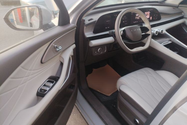 Used EXEED Stellar C-DM 2024 1.5T Long-Range Pro
