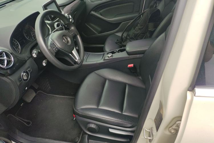 Used Mercedes-Benz B-Class 2012 B 180 base model (imported) Left Front Seat