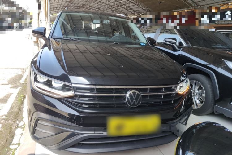 Used Volkswagen Tiguan L 2024 Outstanding Model 300TSI Automatic Two-Wheel Drive Longteng Edition
