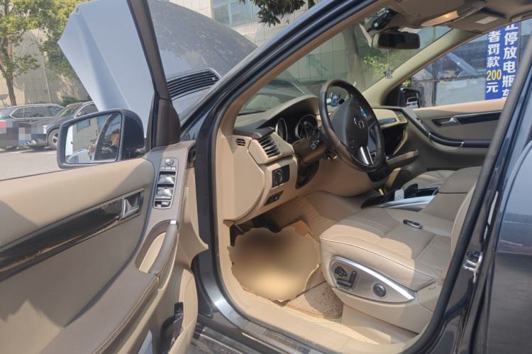 Used Mercedes-Benz R-Class 2014 R 400 4MATIC Luxury Model
