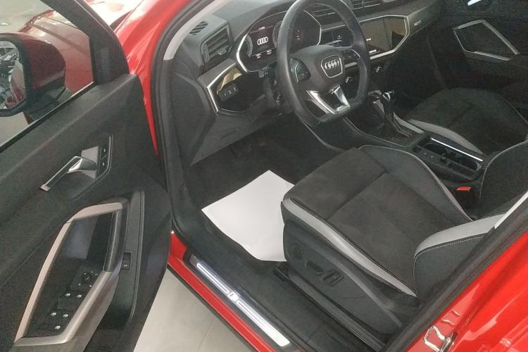 Used Audi Q3 2023 35 TFSI Fashion Dynamic Model (1.5T)
