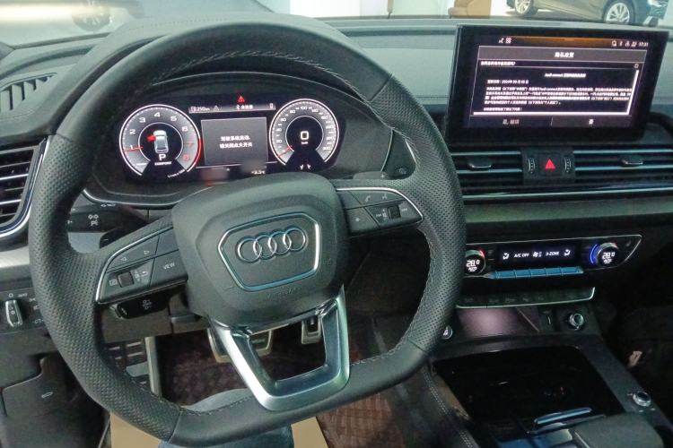 Used Audi Q5L 2025 quattro 45th Anniversary Edition 45 TFSI Luxury Dynamic Model