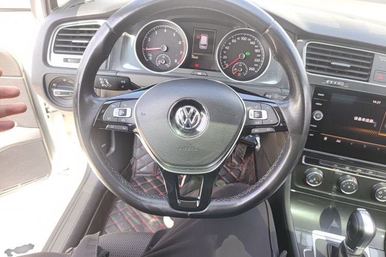 Used Volkswagen Golf 2019 1.8TSI Travel Edition
