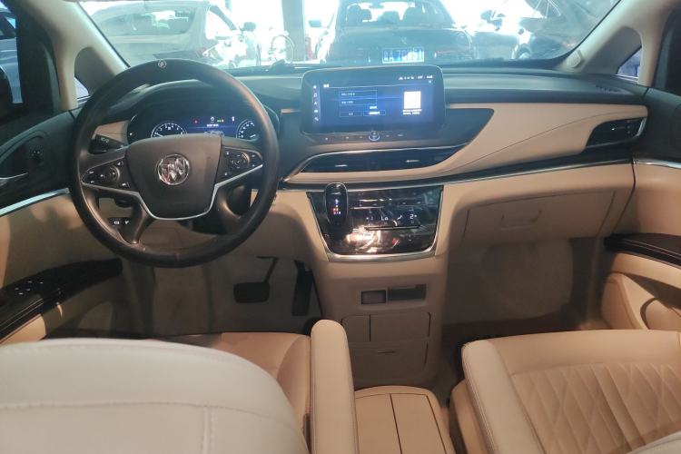 Used Buick GL8 2023 Facelifted Land Cruiser Executive Luxury Version Center Console