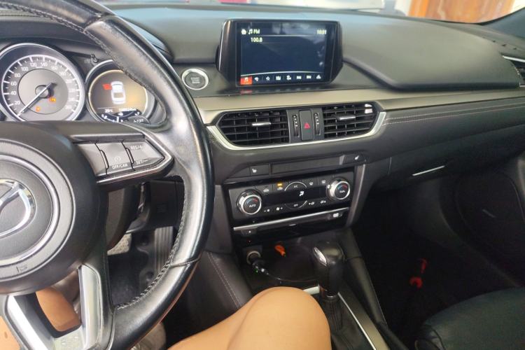 Used Mazda Atenza 2018 2.5L Blue Sky Prestige Edition China V Standard Center Console