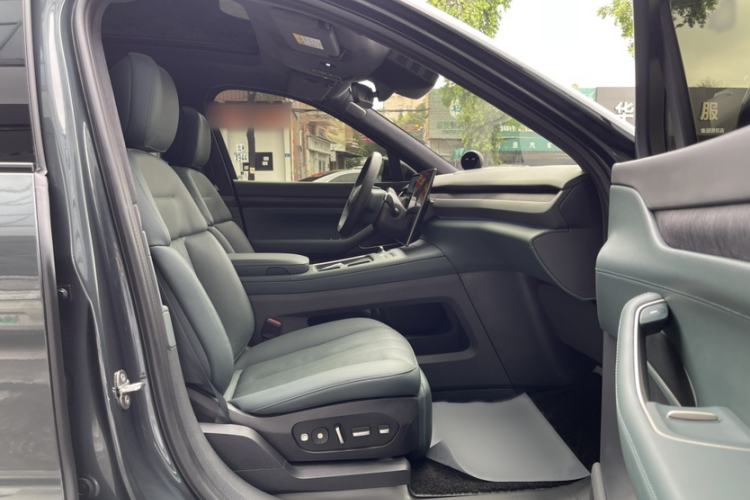 Used Nio ES8 2023 100kWh Signature Edition
