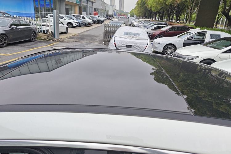 Used Mercedes-Benz EQE 2022 350 Pioneer Edition Roof