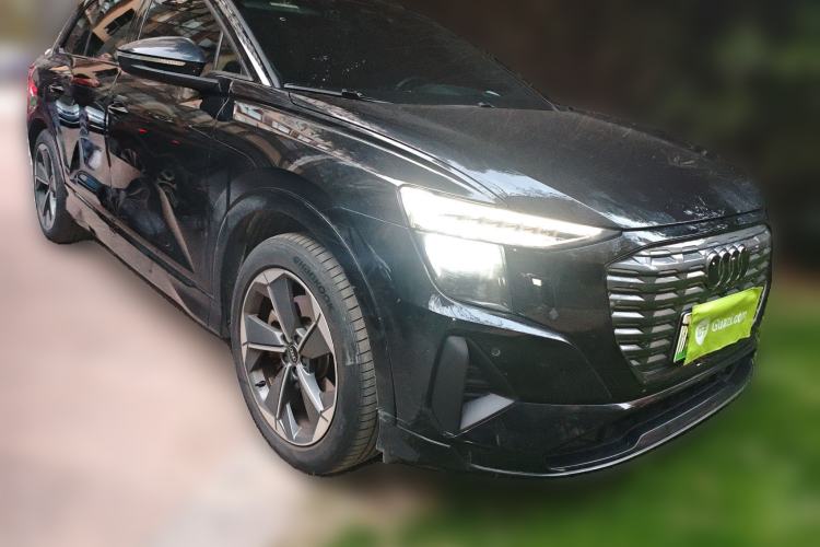 Used Audi Q5 e-tron 2023 40 e-tron Starry Edition Mecha Kit Front Right 45 Deg