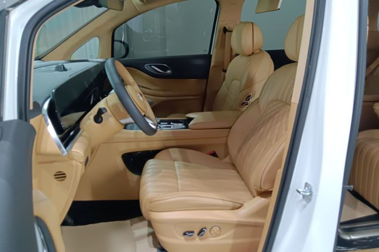 Used VOYAH Dream 2024 PHEV Ultra-Long Range Flagship Edition
